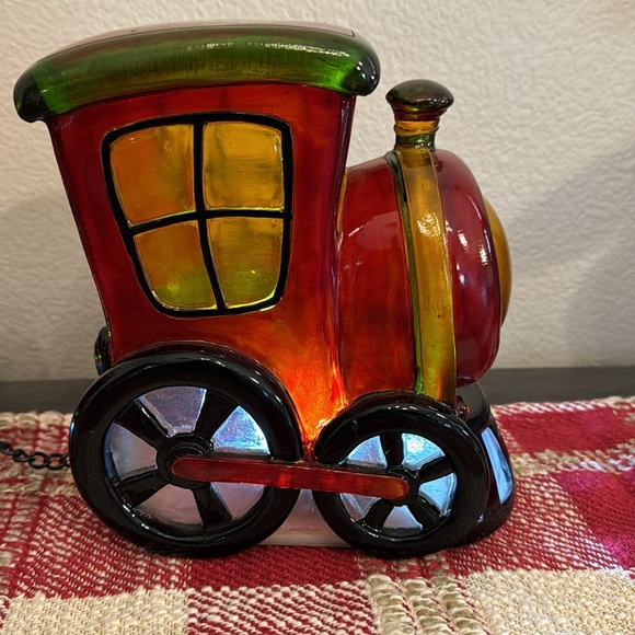 Vintage styled battery operated LED Holiday Train! Comes with original box! - Picture 2 of 8